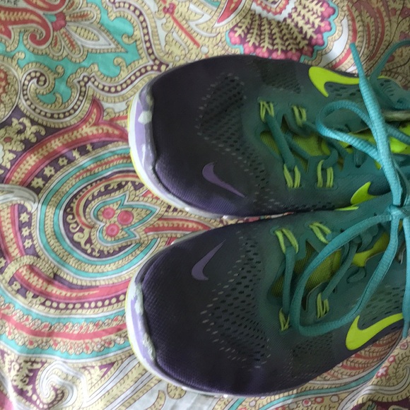 nike free sneakers - Picture 5 of 8